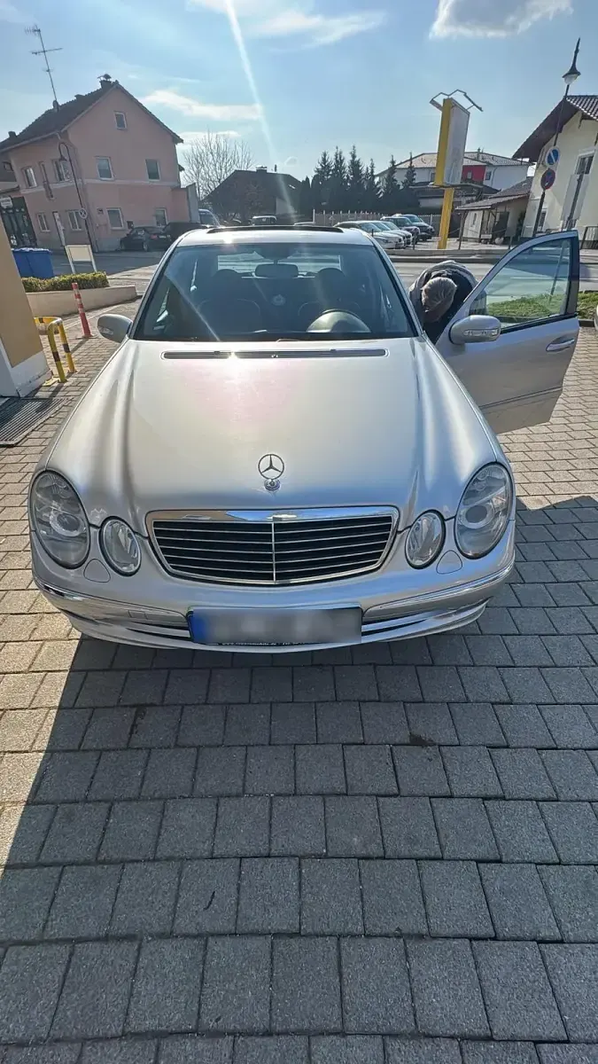 Occasion Mercedes E240 177 ch (130 kW) 2002 Gris Berline