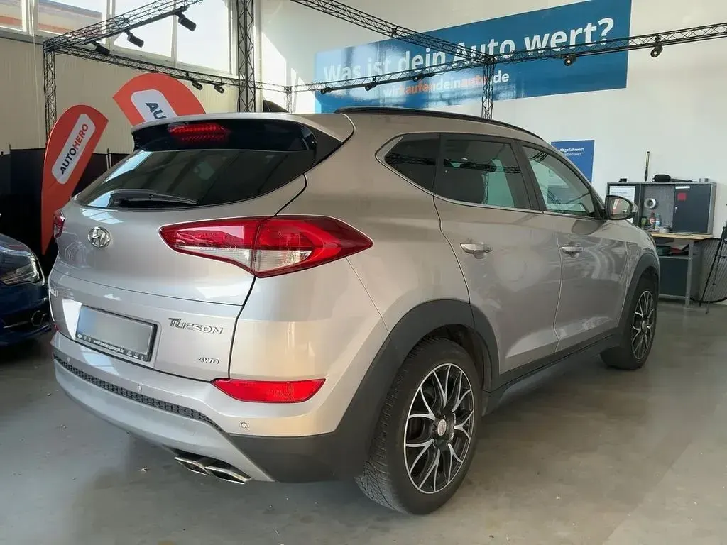 Gebraucht Hyundai Tucson Style 185 PS (136 kW) 2016 Grau SUV