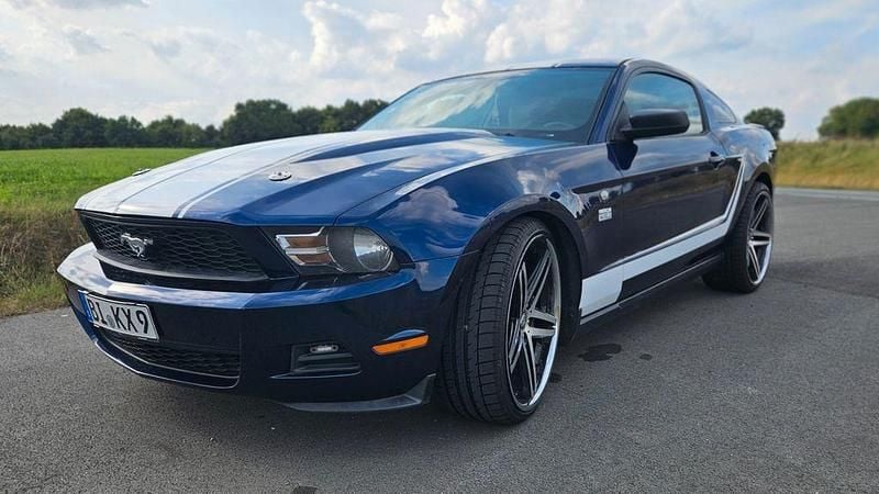 Gebraucht Ford Mustang 214 PS (157 kW) 2010 Blau Coupé