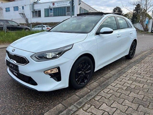 Gebraucht Kia Ceed Spirit 136 PS (100 kW) 2020 Weiß Kleinwagen
