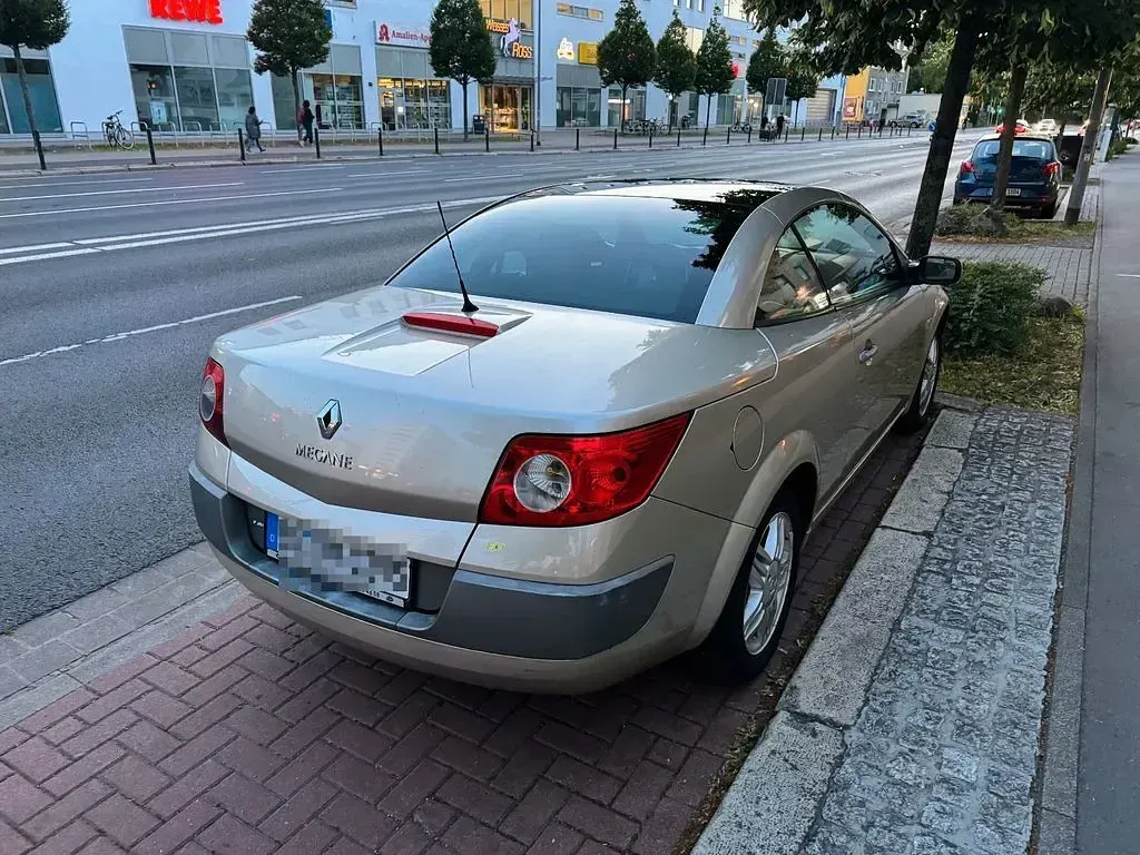 Gebraucht Renault Mégane Cabriolet Dynamique 113 PS (83 kW) 2006 Gold Cabrio