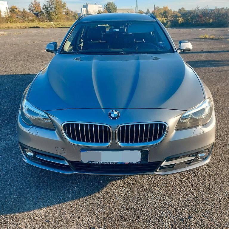 Gebraucht BMW 530 258 PS (189 kW) 2014 Grau Kombi