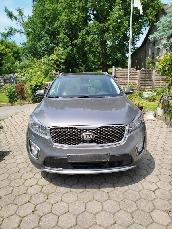 Grau Gebraucht 2016 Kia Sorento 2 SUV | 18.500 € (Superpreis) - Bild 1/4
