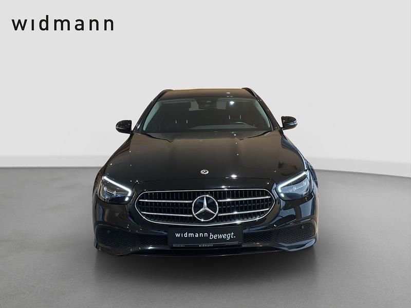 Gebraucht Mercedes E220 Avantgarde 200 PS (147 kW) 2023 Metalliclack obsidianschwarz Kombi