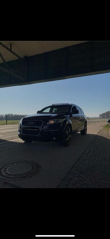 Schwarz Gebraucht 2008 Audi Q7 SUV | 13.500 € (Teuer) - Bild 1/4
