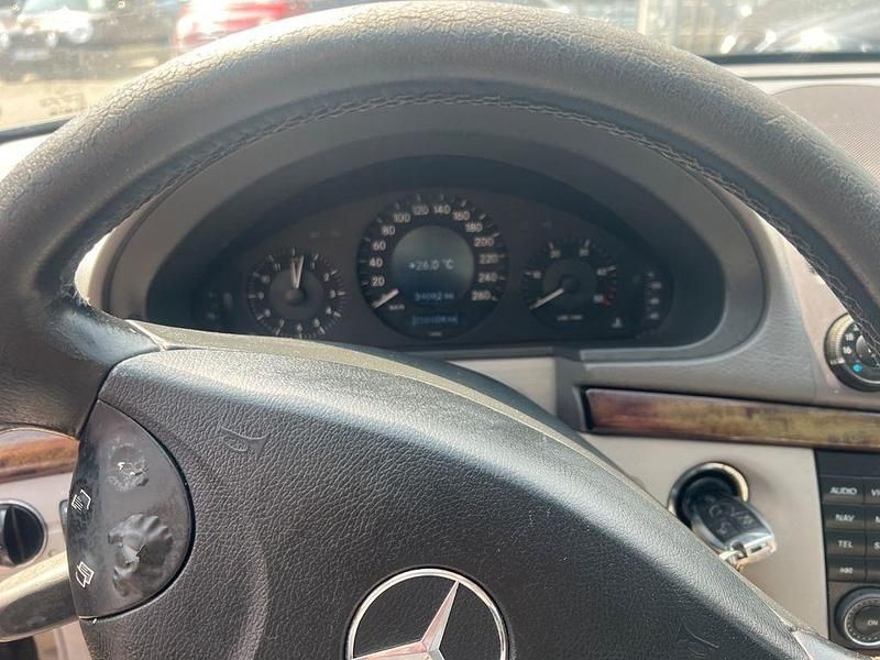 Gebraucht Mercedes E280 Avantgarde 177 PS (130 kW) 2005 Blau Limousine