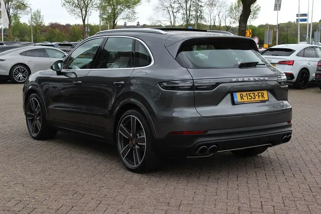 Gebraucht Porsche Cayenne 462 PS (339 kW) 2022 Grau SUV