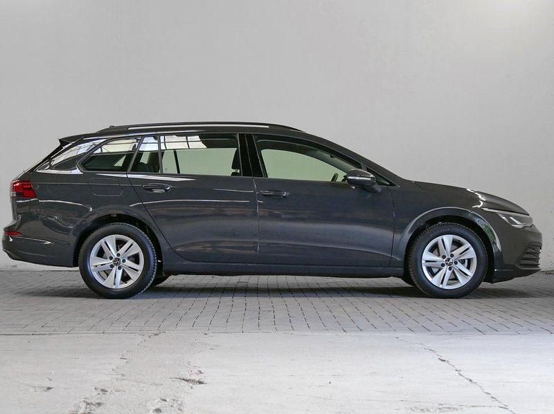 Gebraucht VW Golf VIII Life 110 PS (80 kW) 2024 Grau Kombi