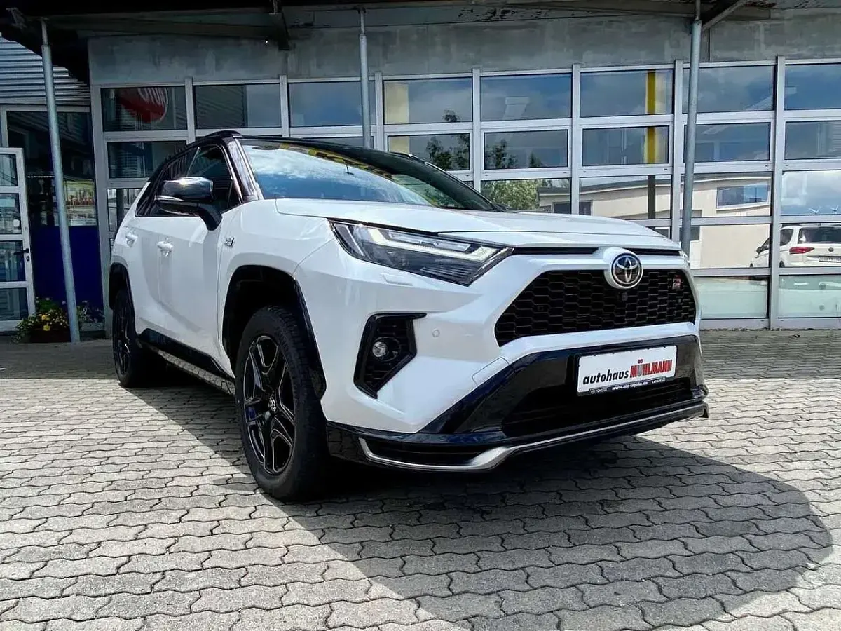 Gebraucht Toyota RAV4 Hybrid Sport 185 PS (136 kW) 2023 Weiß SUV