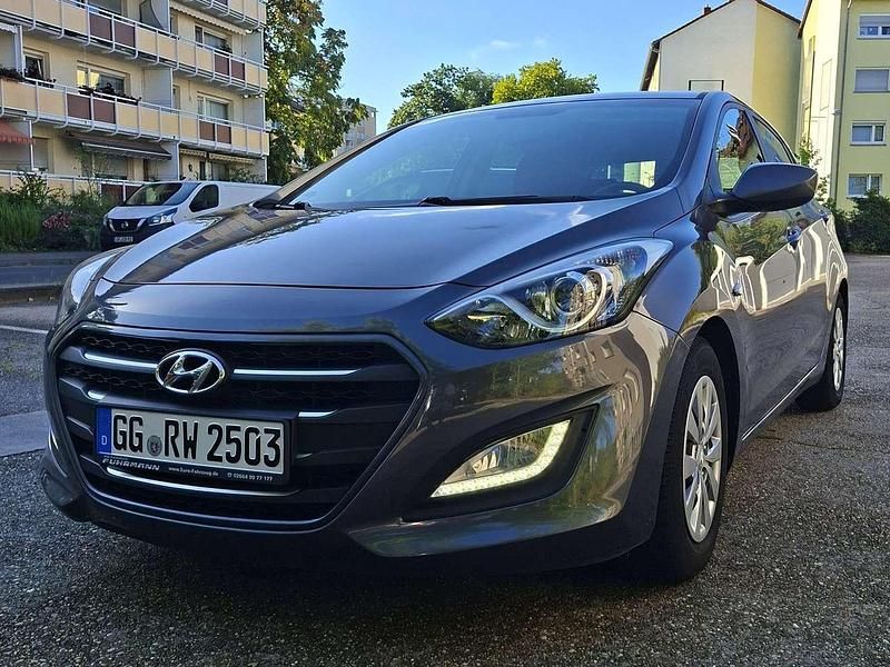Gebraucht 2017 Hyundai i30 Edition Limousine | 9.500 € (Superpreis) - Bild 1/4