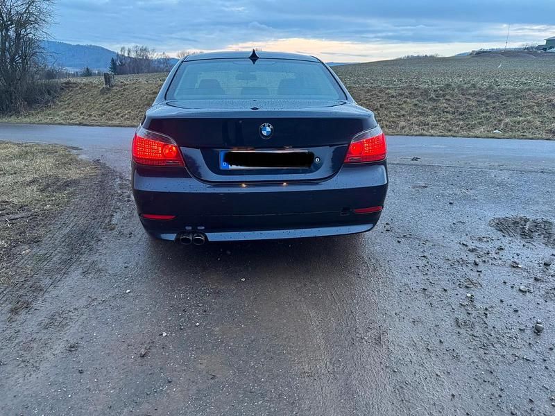 Gebraucht BMW 525 192 PS (141 kW) 2004 Blau Limousine