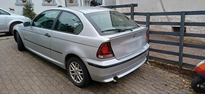 Gebraucht BMW 316 116 PS (85 kW) 2003 Silber Coupé
