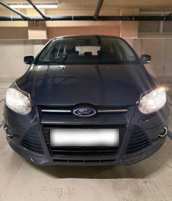 Gebraucht Ford Focus Titanium 116 PS (85 kW) 2013 Blau Kombi