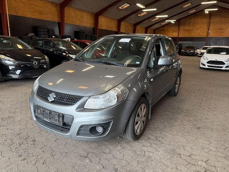 Gebraucht Suzuki SX4 Club 107 PS (78 kW) 2010 Limousine