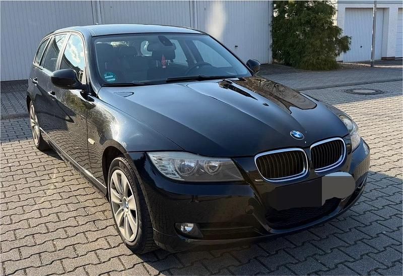 Second-hand BMW 318 143 CP (105 kW) 2009 Negru Break