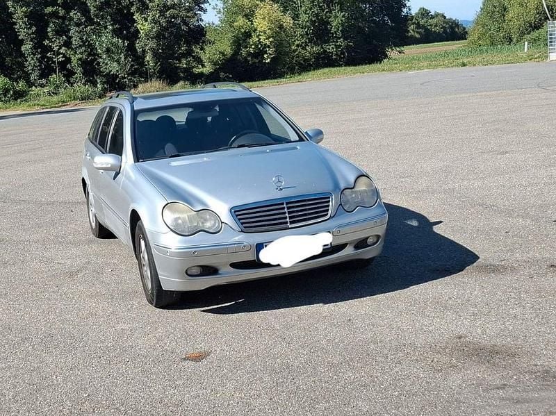 Silber Gebraucht 2002 Mercedes C220 Elegance Limousine | 2.750 € (Guter Preis) - Bild 1/4