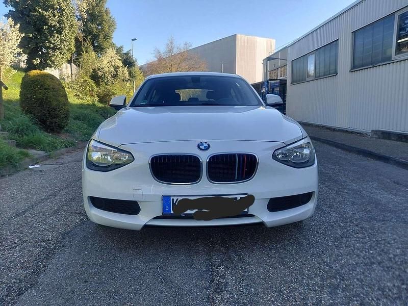Gebraucht BMW 114 102 PS (75 kW) 2014 Weiß Kleinwagen