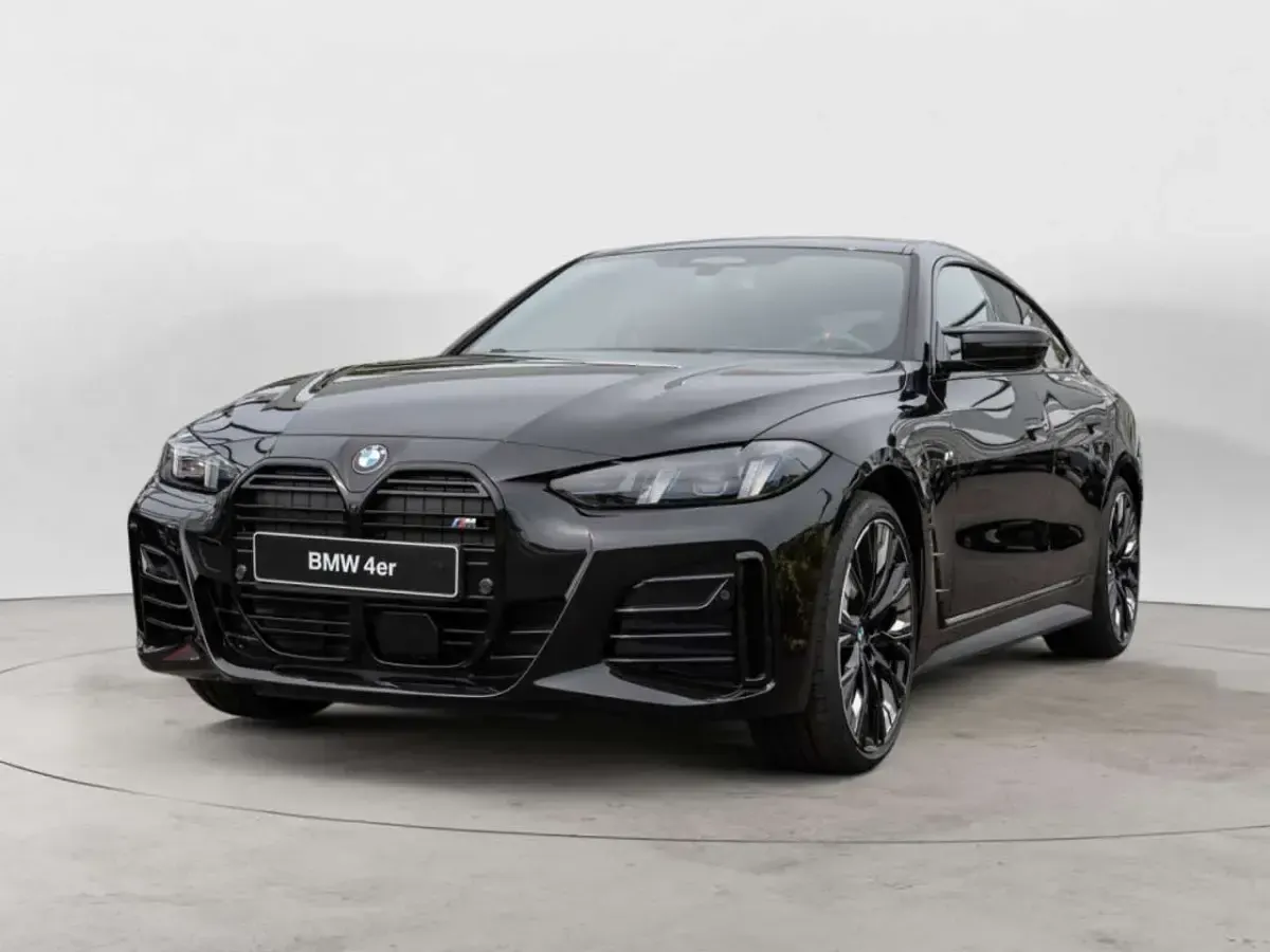 Gebraucht BMW 440 392 PS (288 kW) 2026 Saphirschwarz Coupé