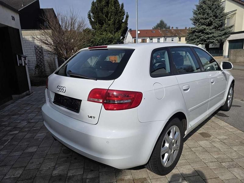 Gebraucht Audi A3 Ambiente 125 PS (91 kW) 2010 Weiß Kleinwagen