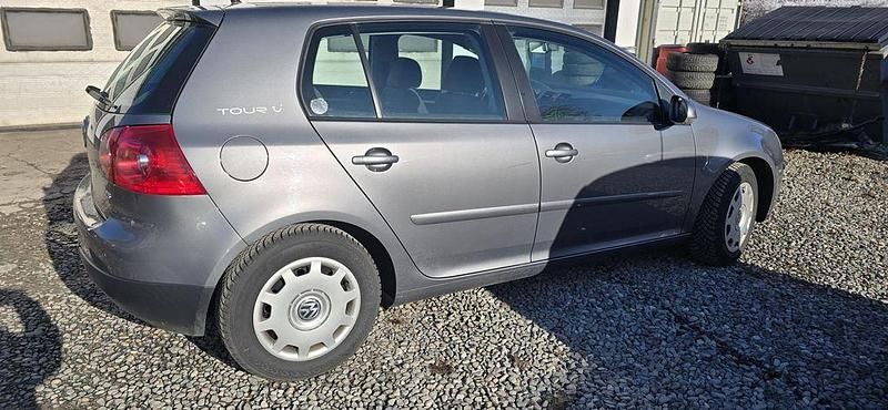 Grau Gebraucht 2008 VW Golf VI Limousine | 3.490 € (Fairer Preis) - Bild 1/4