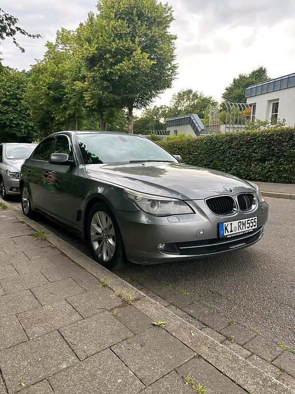 Grau Gebraucht 2008 BMW 530 Limousine | 5.999 € (Fairer Preis) - Bild 1/4