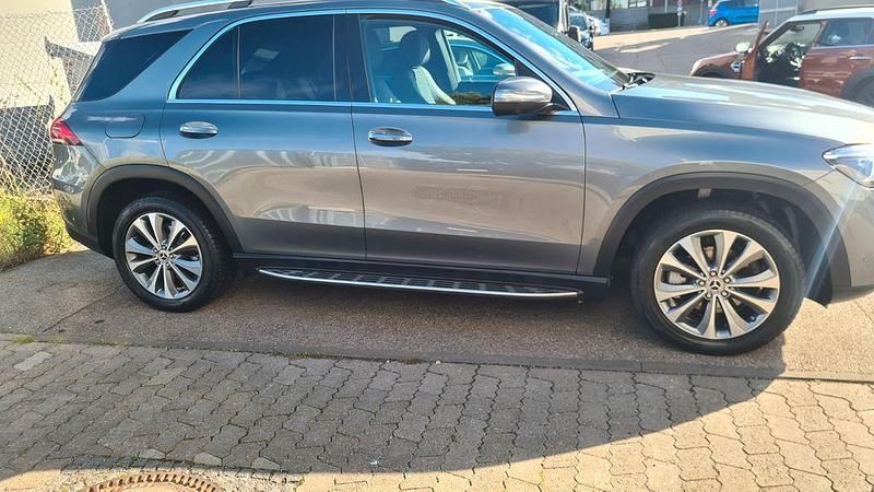 Gebraucht Mercedes GLE300 AMG 245 PS (180 kW) 2020 Grau SUV