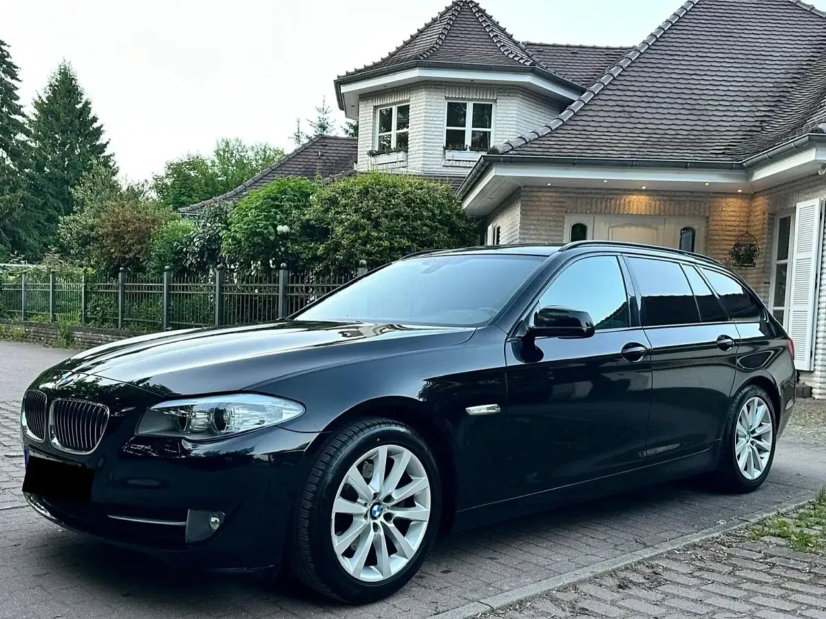 Gebraucht BMW 520 Comfort Edition 184 PS (135 kW) 2012 Schwarz Kombi
