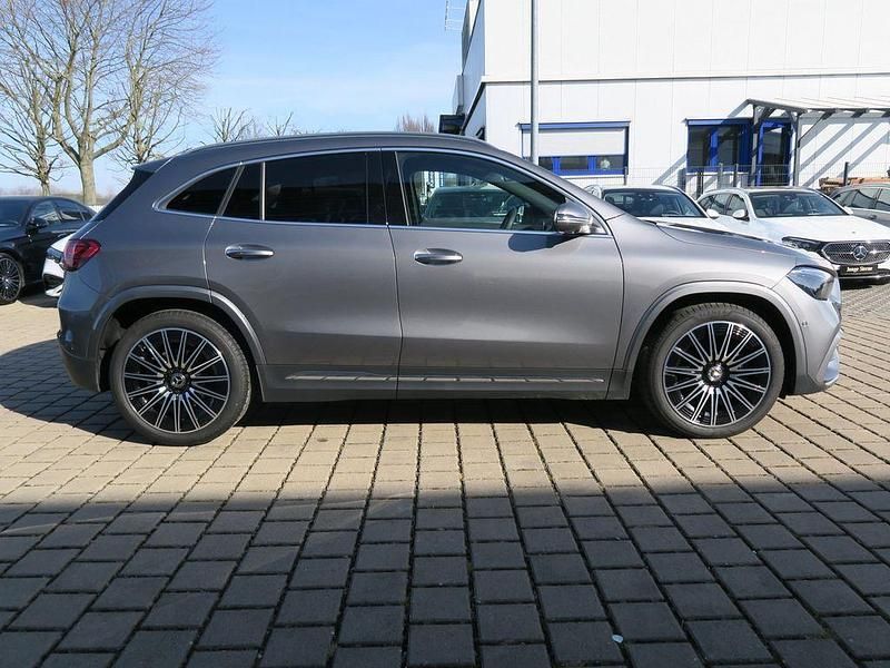 Gebraucht Mercedes GLA220 AMG 190 PS (139 kW) 2025 Grau SUV
