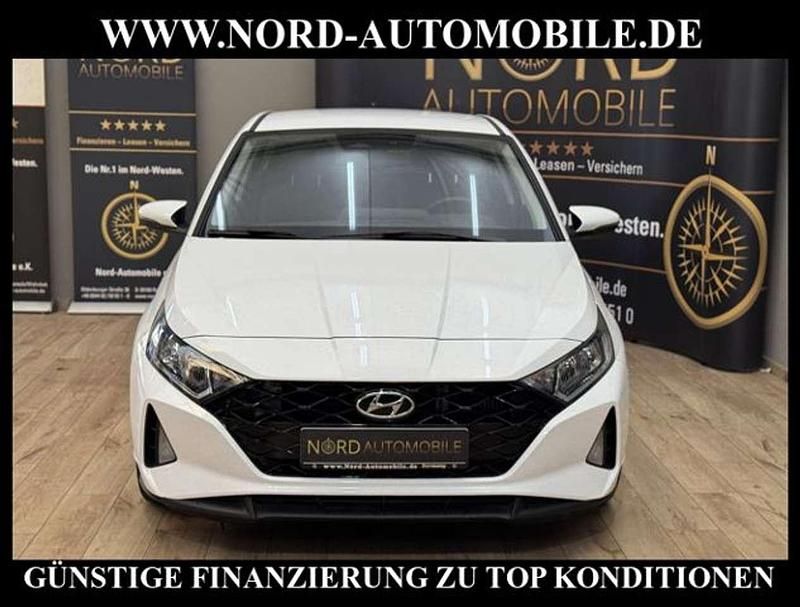Gebraucht Hyundai i20 Intro Edition 101 PS (74 kW) 2021 Weiß Kleinwagen