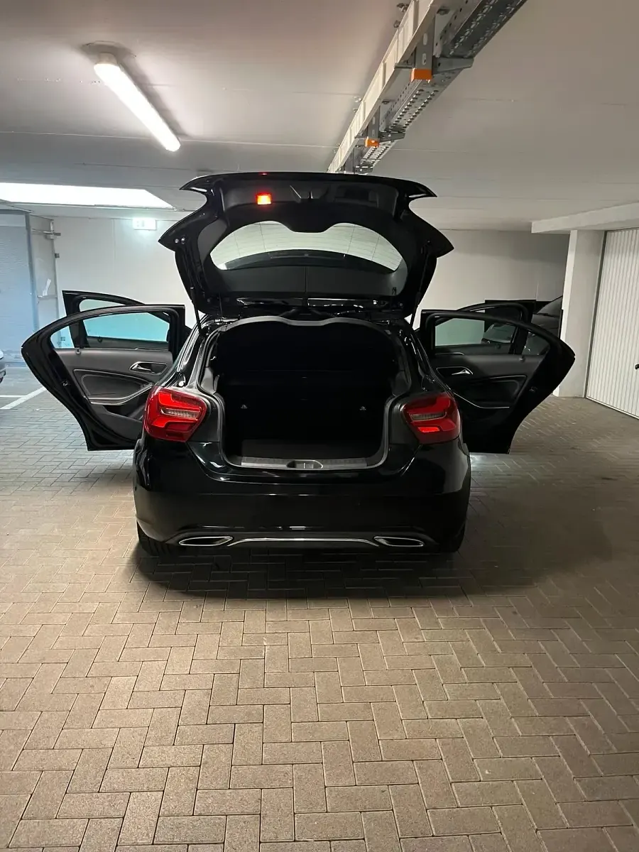 Gebraucht Mercedes A180 102 PS (75 kW) 2016 Schwarz Kleinwagen