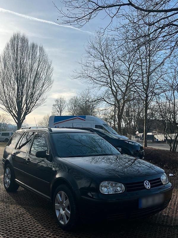 Schwarz Gebraucht 2002 VW Golf IV Kombi | 2.150 € (Fairer Preis) - Bild 1/4