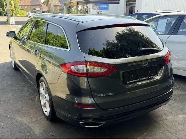 Gebraucht Ford Mondeo Titanium 179 PS (131 kW) 2016 Magneticgrau (metallic) Kombi