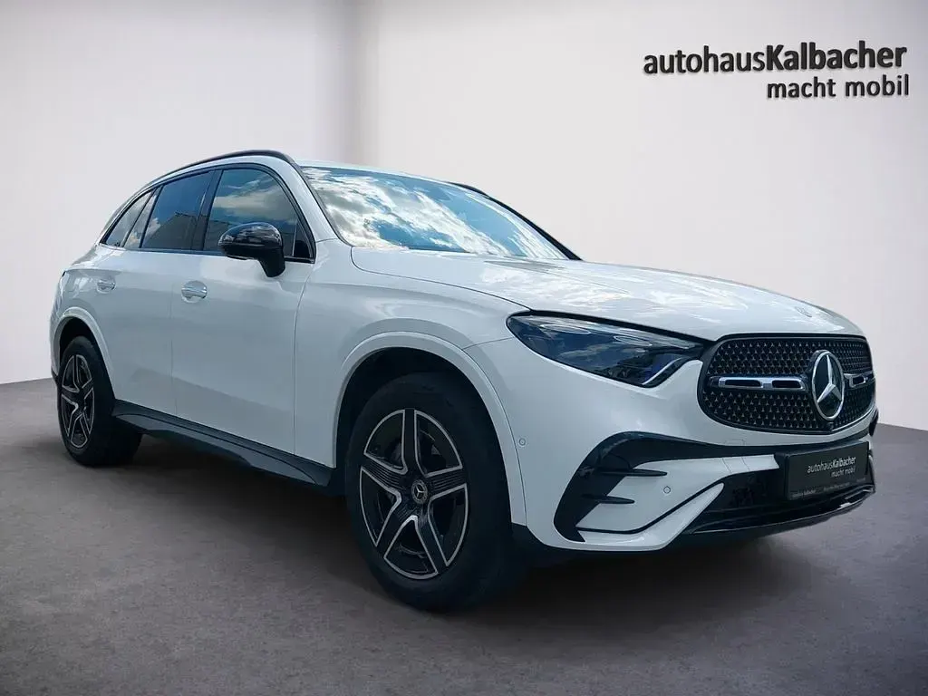 Gebraucht Mercedes GLC200 Night 227 PS (166 kW) 2023 Weiß SUV