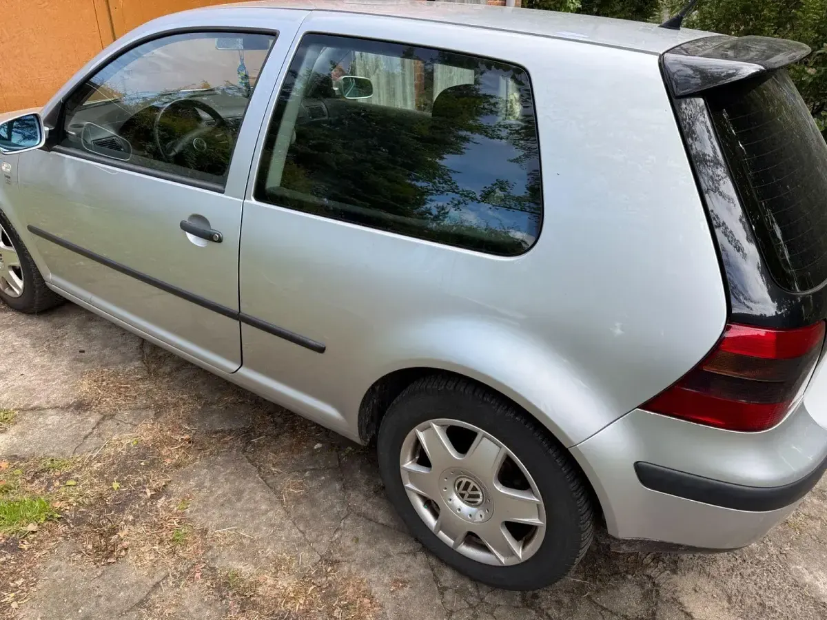 Używany VW Golf IV 75 KM (55 kW) 2002 Srebrny Sedan/Limuzyna