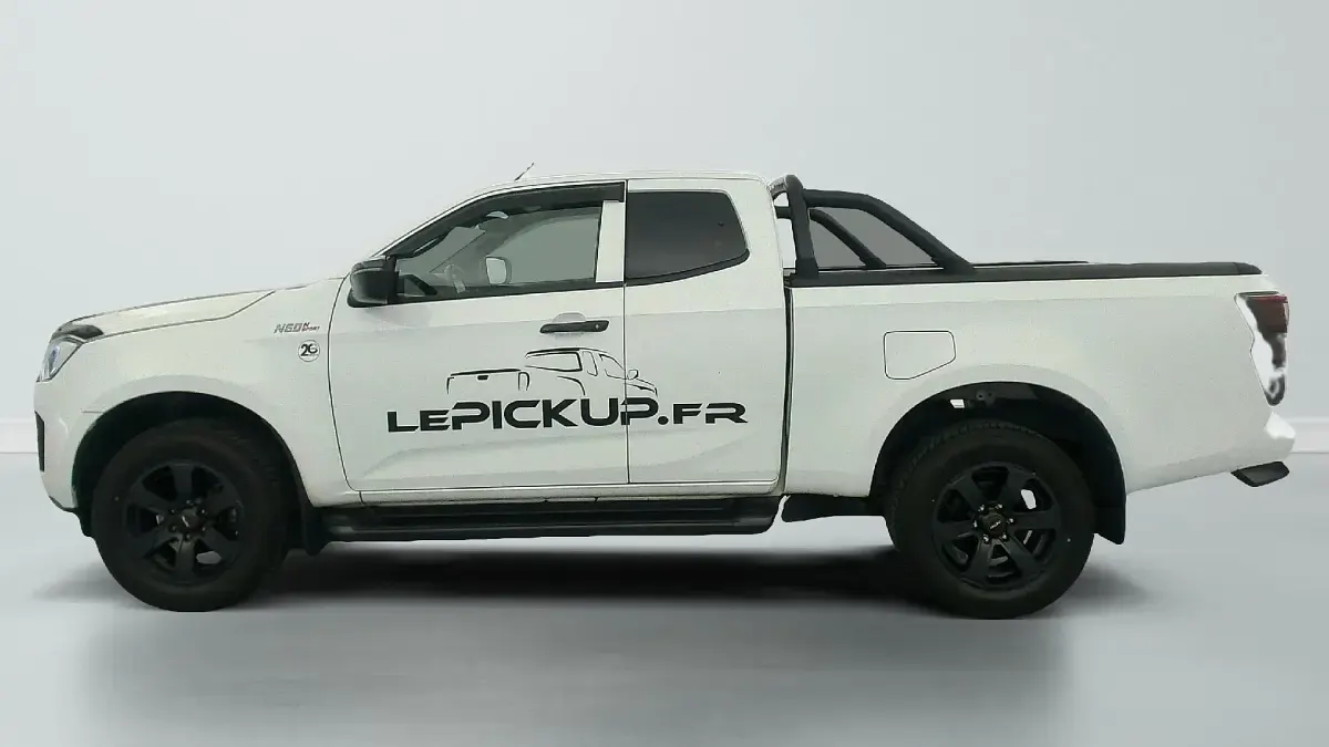 Gebraucht Isuzu D-Max 165 PS (121 kW) 2024 Splash white SUV