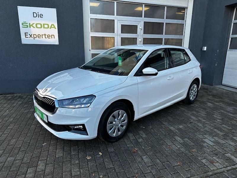 Gebraucht Skoda Fabia Essence 95 PS (69 kW) 2025 Weiß Limousine