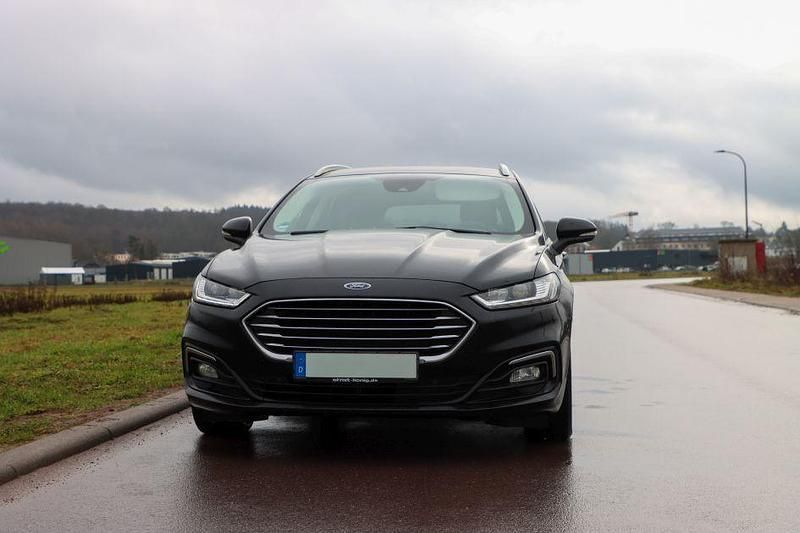 Gebraucht Ford Mondeo Titanium 150 PS (110 kW) 2021 Schwarz Limousine