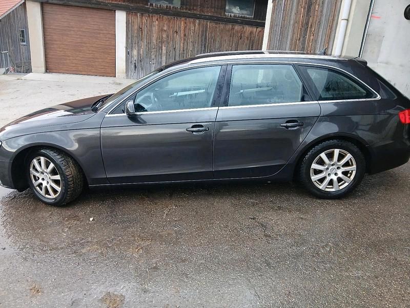 Gebraucht Audi A4 120 PS (88 kW) 2009 Schwarz Kombi