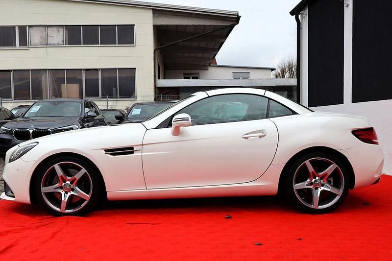 Gebraucht Mercedes SLC300 245 PS (180 kW) 2016 Weiß Cabrio