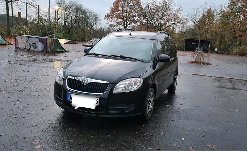Schwarz Gebraucht 2010 Skoda Roomster Van / Kleinbus | 3.900 € (Guter Preis) - Bild 1/4