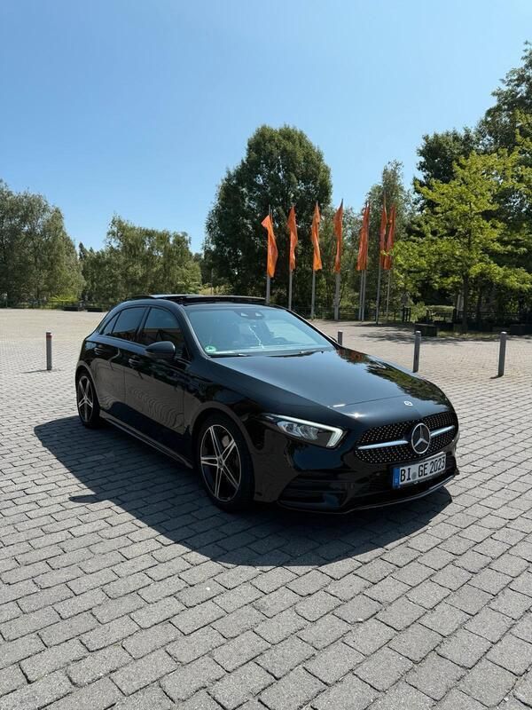 Schwarz Gebraucht 2019 Mercedes A220 AMG line Limousine | 25.990 € (Fairer Preis) - Bild 1/4