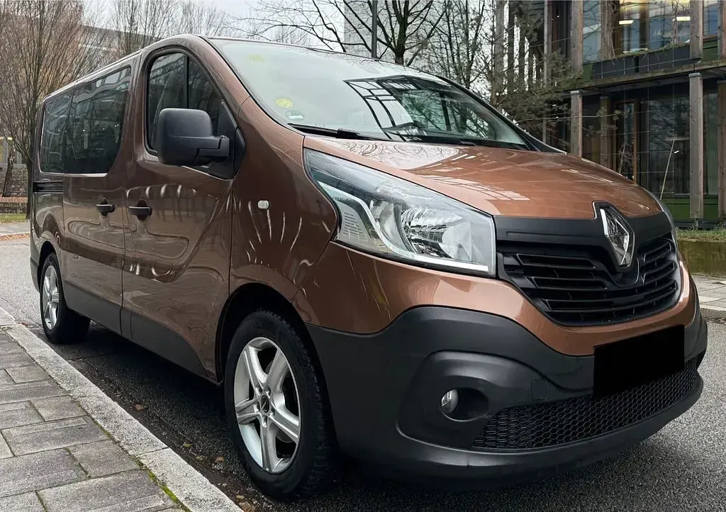 Second-hand Renault Trafic Expression 145 CP (106 kW) 2017 Maro Monovolum
