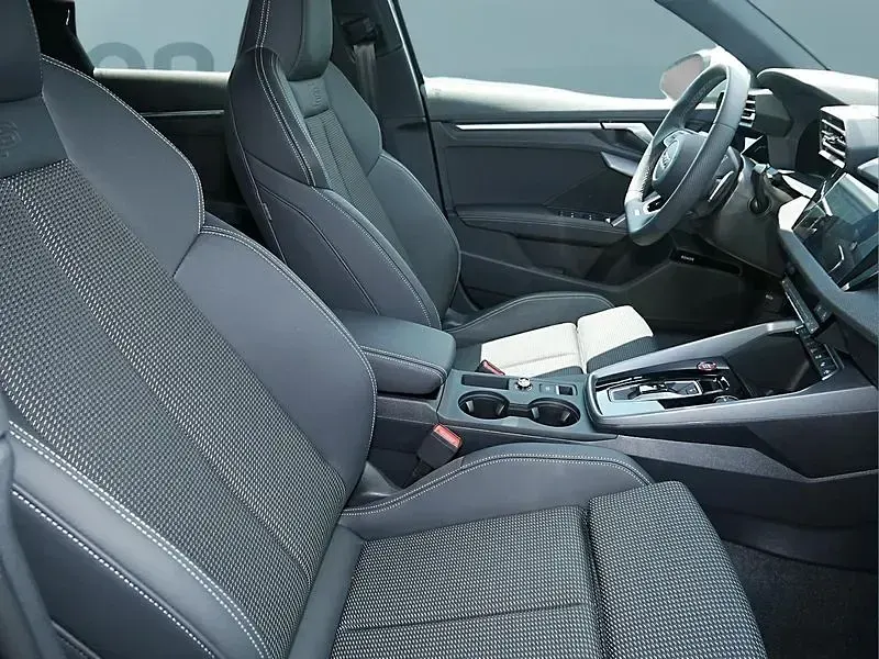 Gebraucht Audi S3 Sportback 333 PS (244 kW) 2025 Grau Kleinwagen