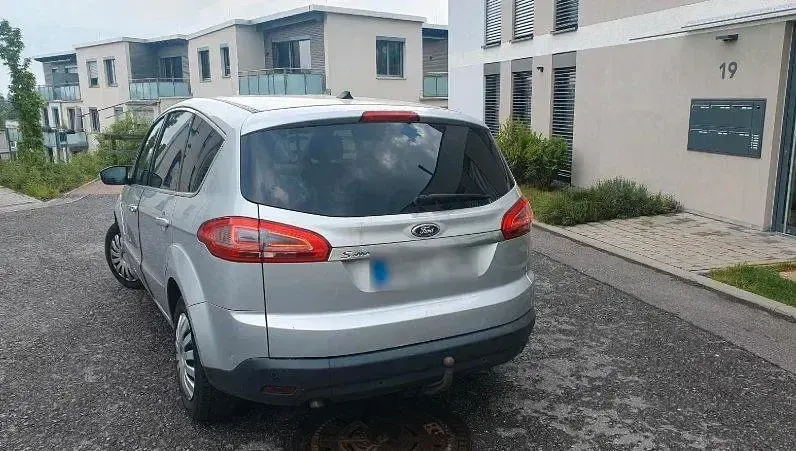 Gebraucht Ford S-MAX Titanium 179 PS (131 kW) 2011 Silber Van / Kleinbus