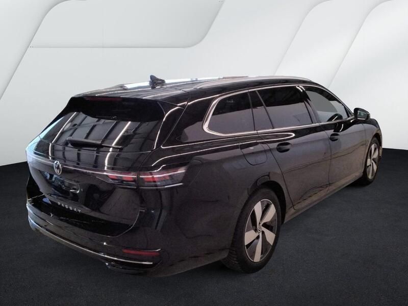 Gebraucht VW Passat Elegance 150 PS (110 kW) 2024 Othercolor Kombi