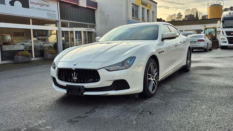 Gebraucht Maserati Ghibli 330 PS (242 kW) 2015 Weiß Limousine