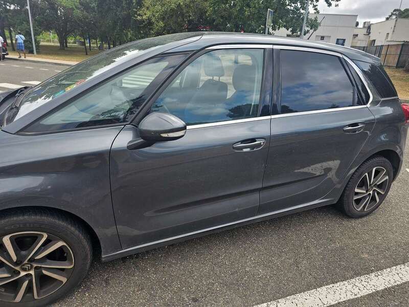 Grau Gebraucht 2017 Citroën C4 Picasso SELECTION Van / Kleinbus | 6.200 € - Bild 1/4