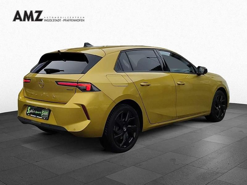 Używany Opel Astra Edition 181 KM (133 kW) 2022 Żółty Sedan/Limuzyna