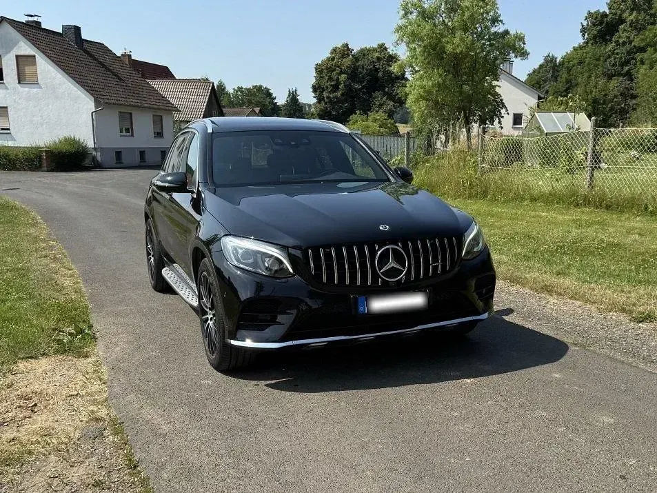 Gebraucht Mercedes GLC250 AMG line 204 PS (150 kW) 2019 Schwarz SUV