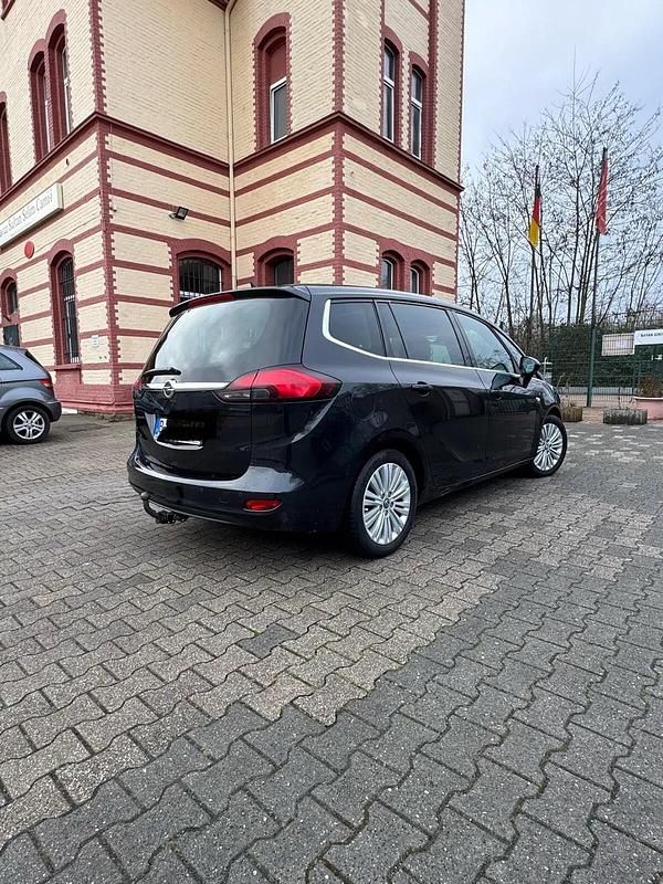 Schwarz Gebraucht 2015 Opel Zafira Van / Kleinbus | 5.600 € (Teuer) - Bild 1/4